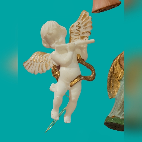 VINTAGE LOT CHRISTMAS ANGEL FIGURINE ORNAMENTS ~ PORCELAIN/GOLD TRIM - Picture 3 of 4